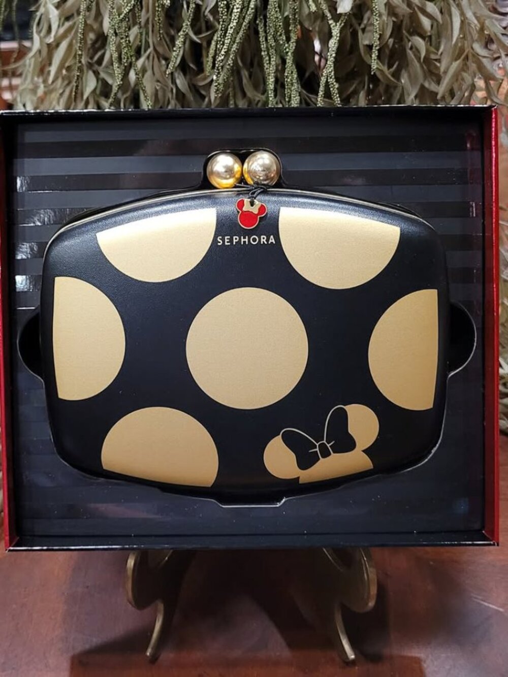 New Sephora Disney Minnie Mouse World in Color Eyeshadow Palette Clutch Purse